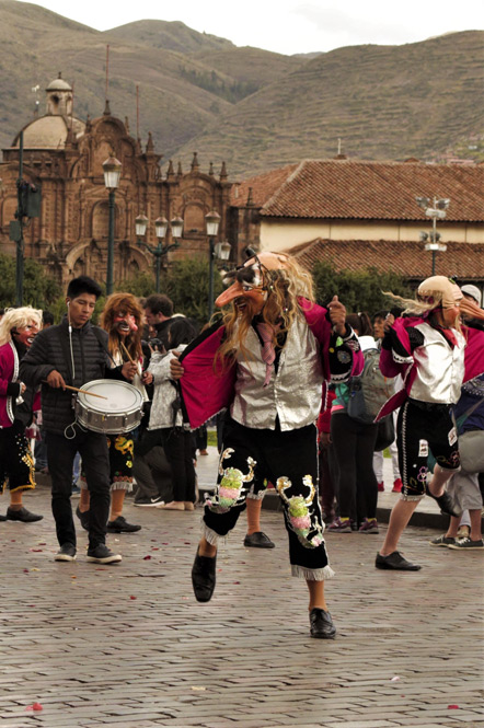 There were a lot of dancing groups in traditional dress in the Plaza de Arms. 