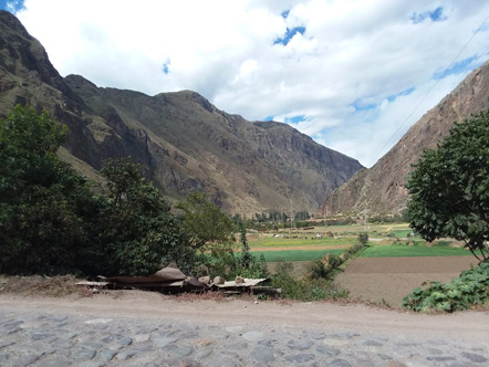 A view on the drive from Cusco to Ollantaytambo