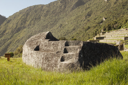 The funerary rock was used in the mummification process. The altars and most significant stones are mostly black. Black is the Incan color for purity. 