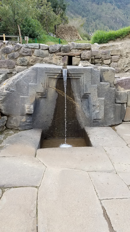 The Inca's wife had a nicely decorated ceremonial shower.