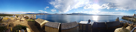 Panorama of the Uros Aruma Uro.